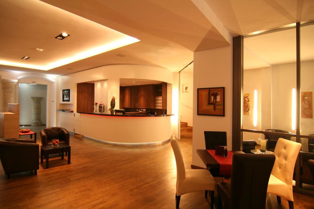 Altstadthotel Arch Regensburg Dış mekan fotoğraf